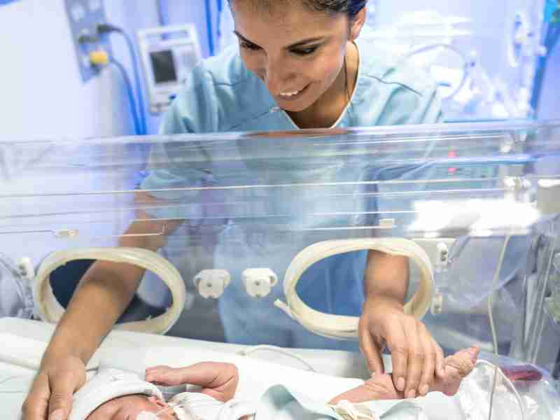 how-much-does-a-nicu-nurse-make-become-nurse