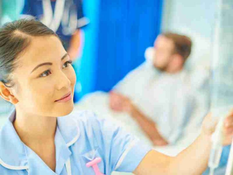 What Is Bedside Nursing? Nurse
