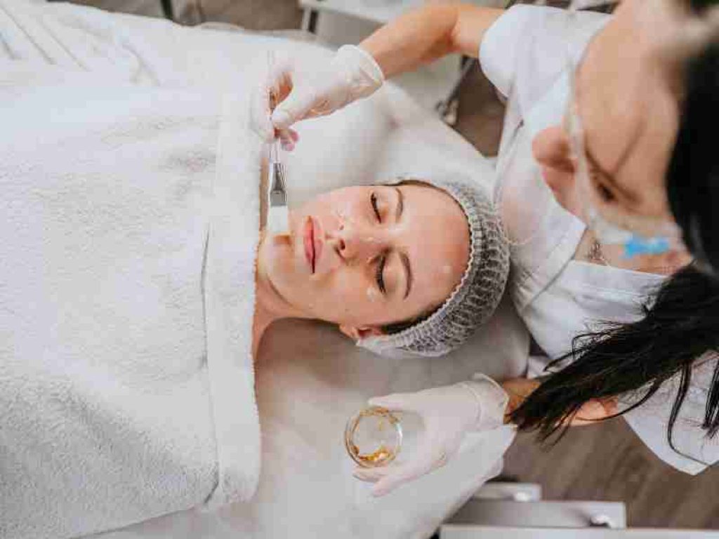 What is the work setting of a nurse esthetician?