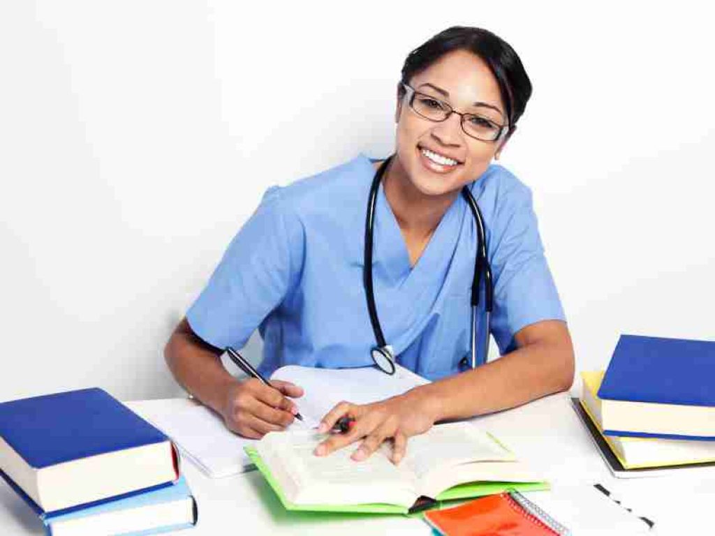 Advantages of a Nursing Diploma Program