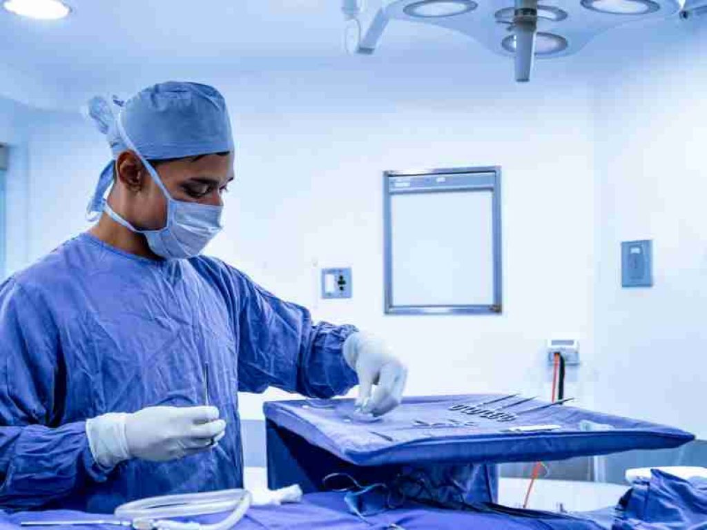 How to become a surgical nurse practitioner?
