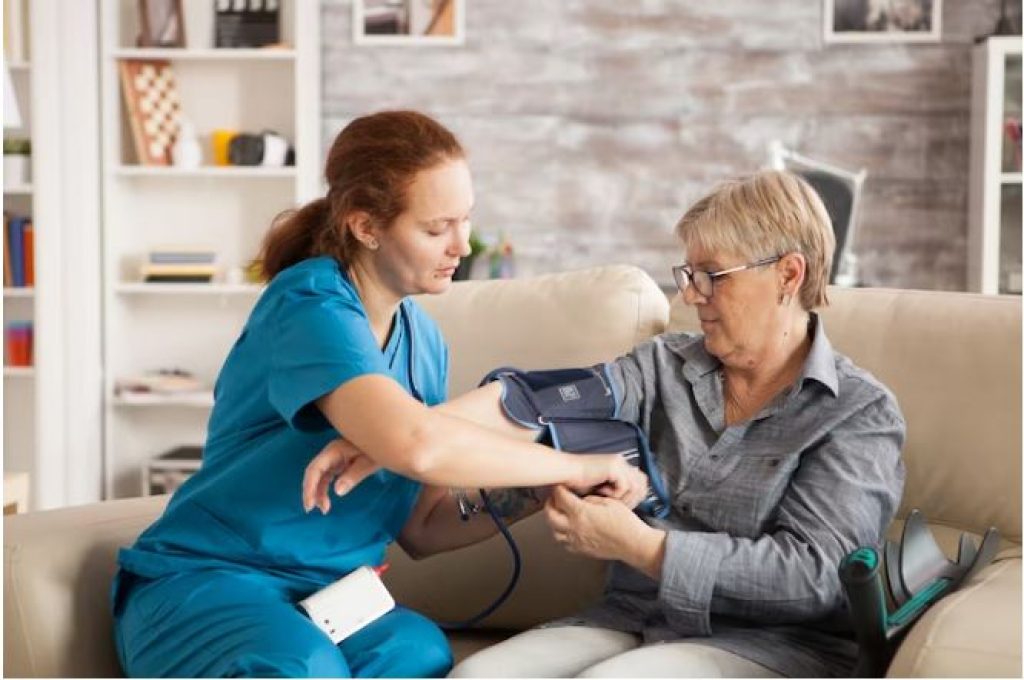 What is a Home Health Nurse?
